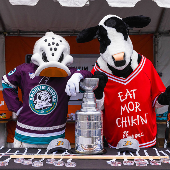 Wild Wing poses with the Chick Fil A cow